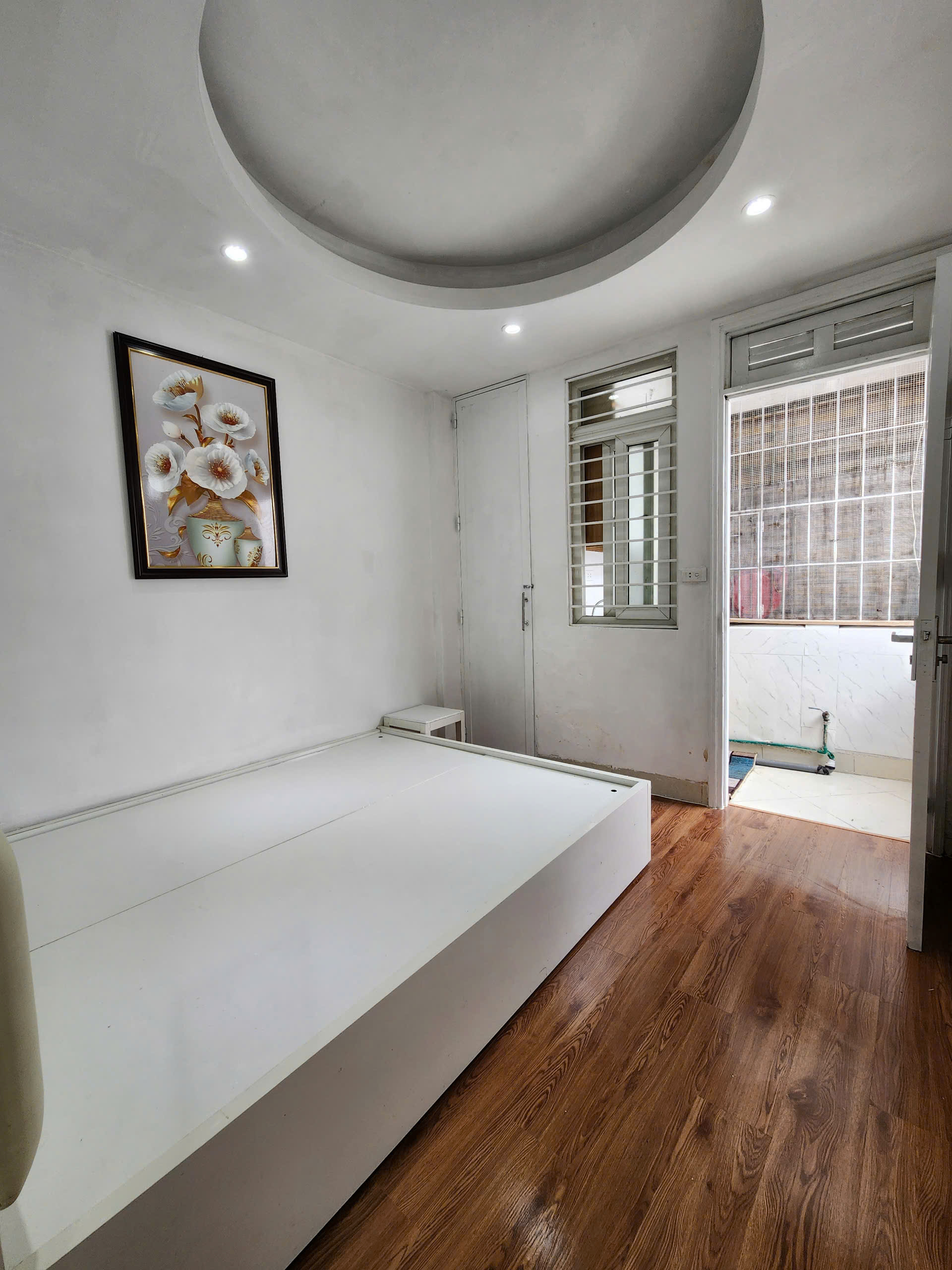 Cho thuê nhà Vương Thừa Vũ 35m2, 1 ngủ, 1 khách, 1 vệ sinh, 5 triệu - Ảnh chính